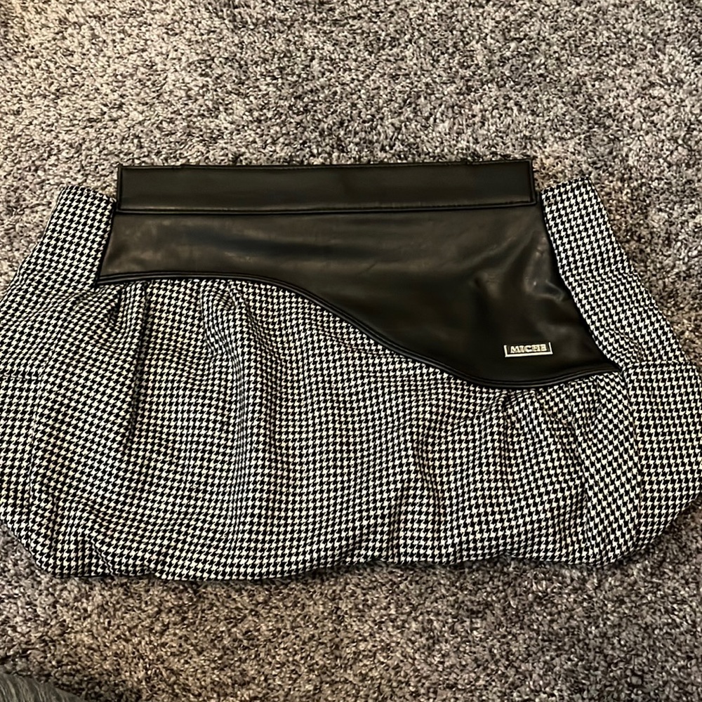 Miche brand “Neisha” prima shell
